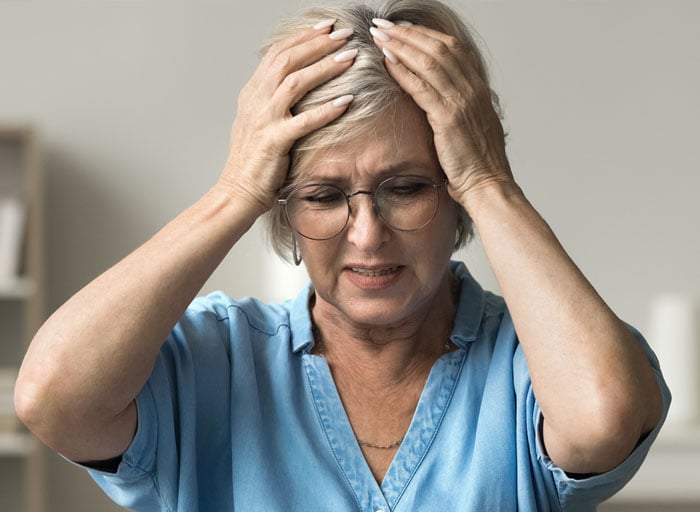 Old lady disppointed to Customer Service