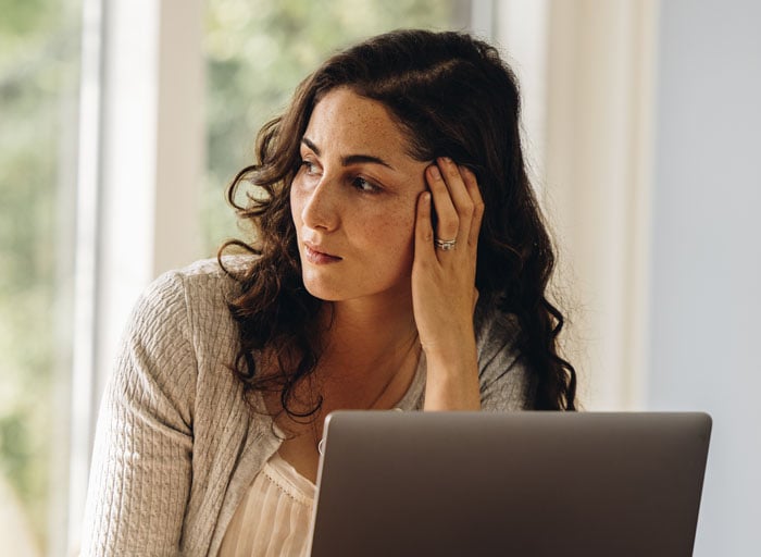 Women disppointed to Customer Service